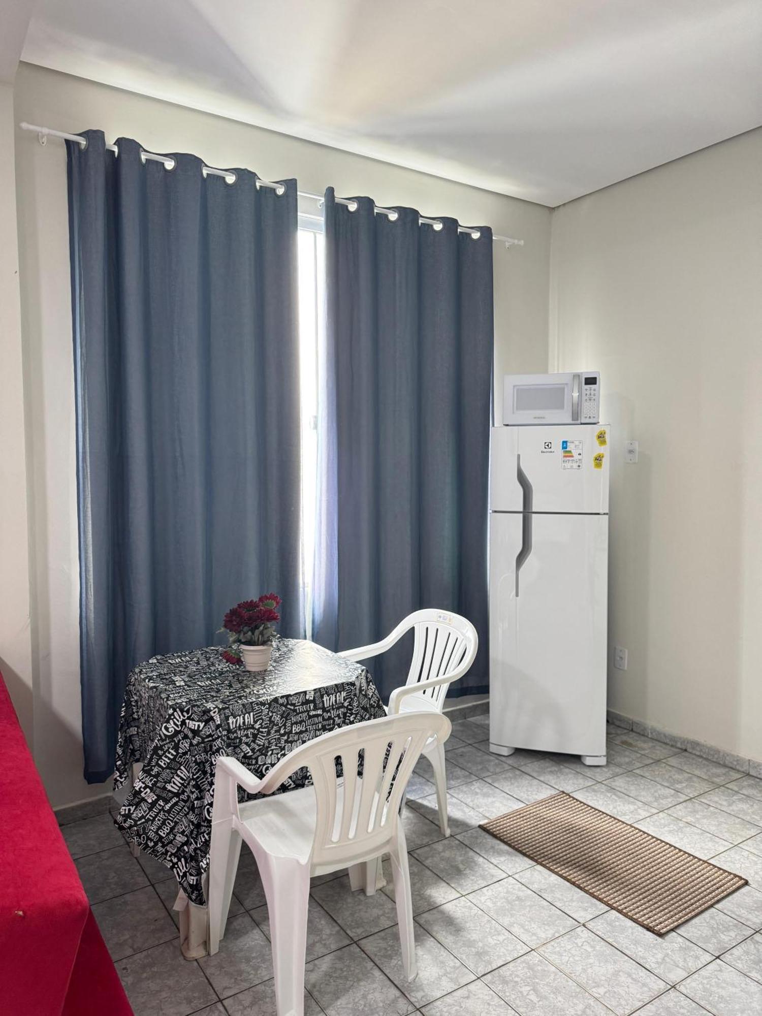 Flat Com Cozinha Perto Dos Pontos Turisticos De Apartamento